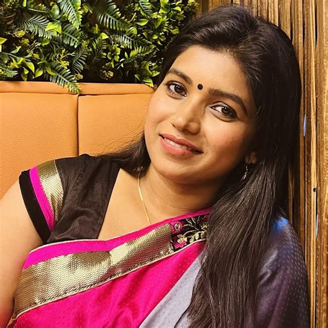  Sruthi Thampi's Background Story 