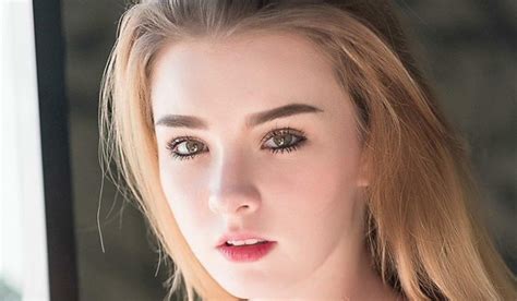 Age: How Old is Jessie Vard?