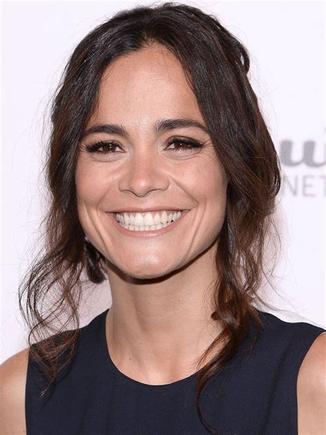 Alice Braga: A Promising Talent in the Glamorous World of Hollywood