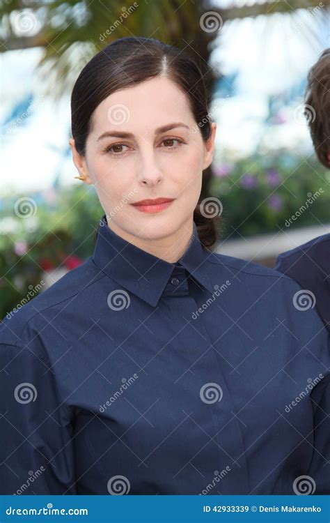 Amira Casar: A Versatile Performer with an Impressive Professional Journey