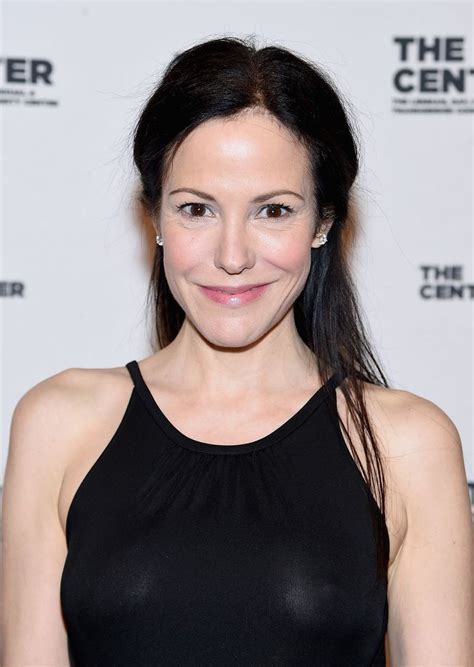 An Eternal Beauty with a Charismatic Physique: Mary Louise Parker's Journey to Triumph