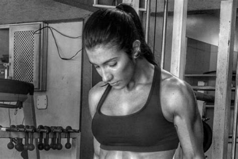 Analyzing Patricia Borges' Figure and Fitness Regime