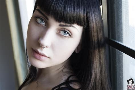 Arwen Suicide's Unique Style and Success in the Alternative Modeling Industry