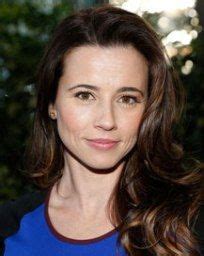 Behind the Figure: Understanding Linda Cardellini's Body Shape and Fitness