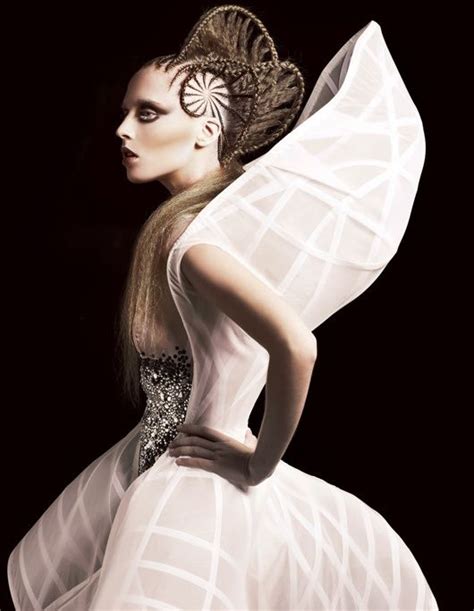 Bellatrix Noir's Style Evolution: From Vogue to Avant-Garde