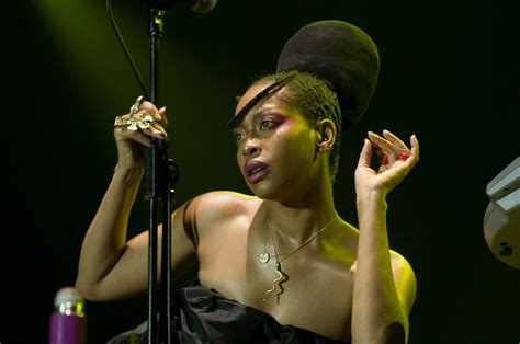 Breaking Down Erykah Badu's Impact on Contemporary R&B and Neo-Soul