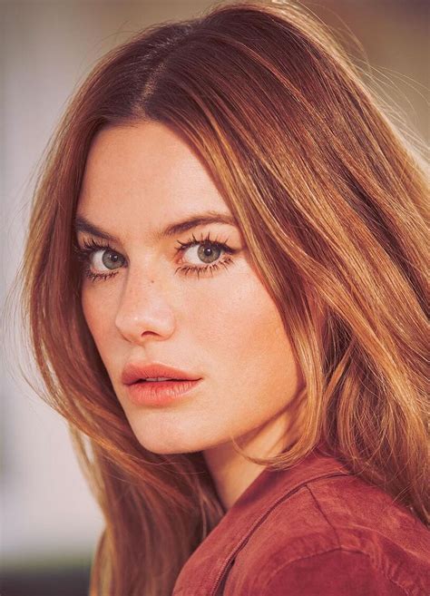 Discover the life and career of the fascinating Camille Rowe