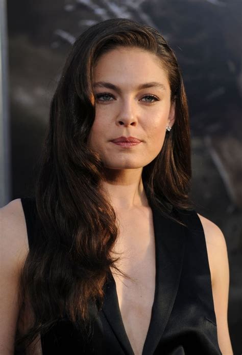 Exploring Alexa Davalos' Height and Physical Appearance
