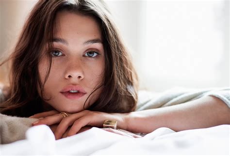 Exploring Astrid Berges Frisbey's Figure: A Closer Look at Her Beauty and Fitness