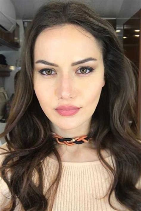 Fahriye Evcen: A Rising Star in the Turkish Entertainment Industry