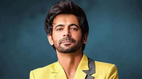 From Elevation to Physique: Deciphering Sunil Grover's Physical Appearance