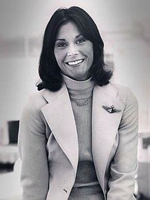 Height - How Tall is Kate Jackson?