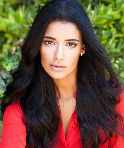 Jessica Clark Biography