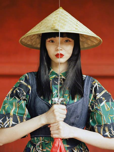 Ju Xiaowen: A Rising Star in the Fashion World