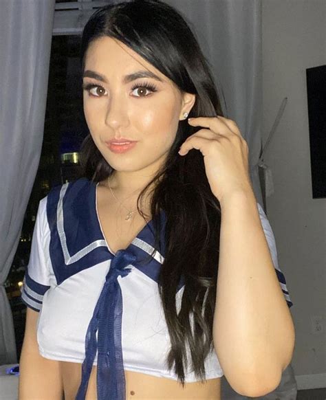 Mia Moon's Body Measurements