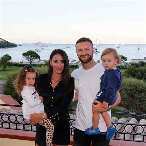 Net Worth and Personal Life: Insights into Mustafi's Lifestyle