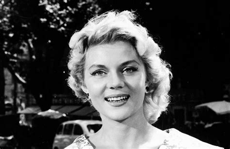 Rise to Stardom: The Path to Success of Peggie Castle