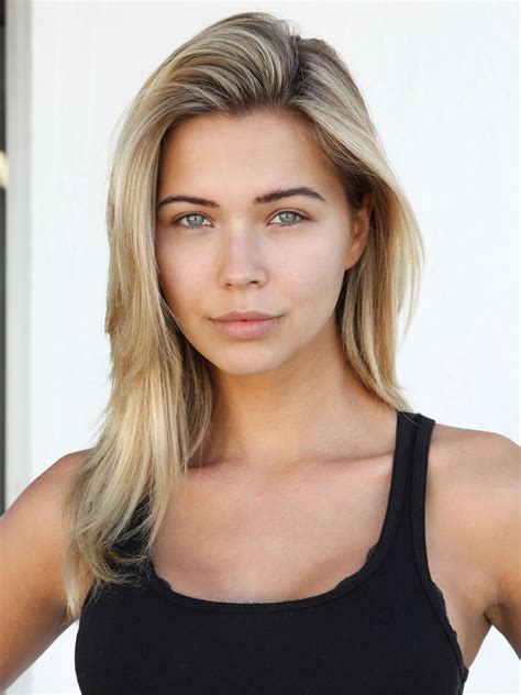 Sandra Kubicka: A Rising Star in the Fashion Industry