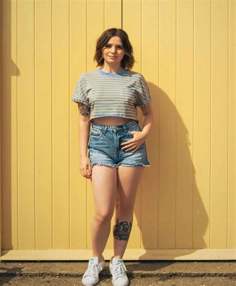 Standing Tall: Learn About Emma Blackery's Height and How She Embraces Body Positivity