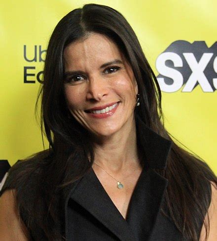 Standing Tall: Patricia Velasquez's Height in the Showbiz Industry