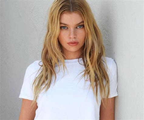 Stella Maxwell's Background and Early Life