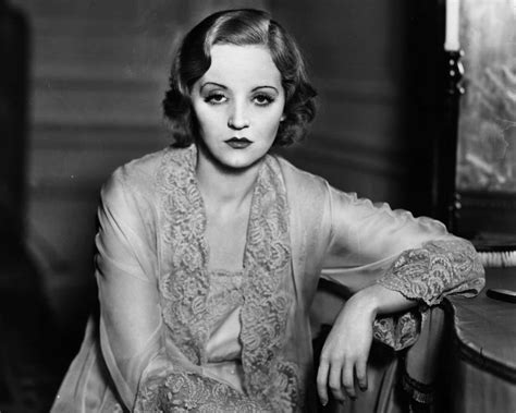 Tallulah Bankhead: A Life Full of Glamour and Controversy