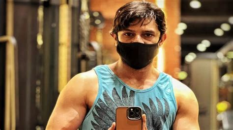 The Height and Physique of Arjun Mathur: Secrets Behind His Fit and Fabulous Look