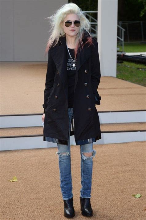 The Height of Style: Alison Mosshart's Unique Fashion Sense
