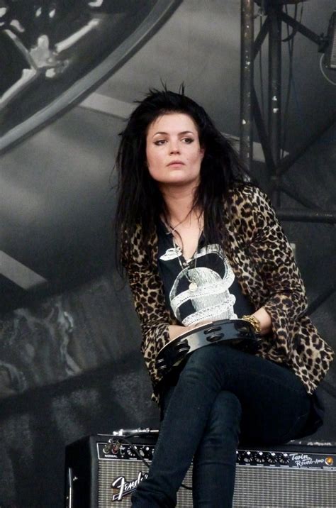 Unveiling Alison Mosshart's Age: The Timeless Rebel