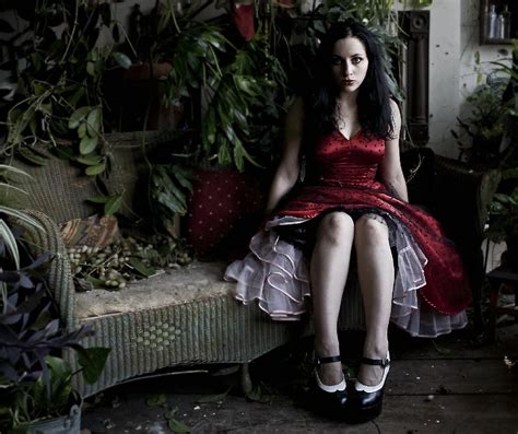 Unveiling Molly Crabapple's Age, Height, and Figure