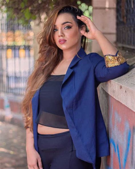 Unveiling Nida Khan's Height and Figure Insights