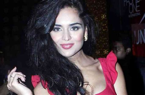 Unveiling the Mysterious Age of the Enchanting Nathalia Kaur